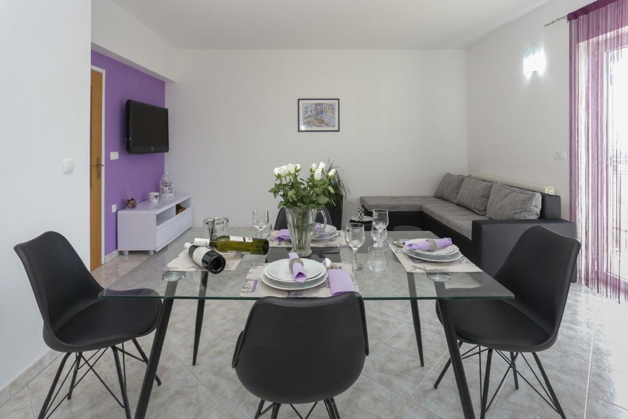 Charming Carmen Apartment Kaštela Exteriör bild