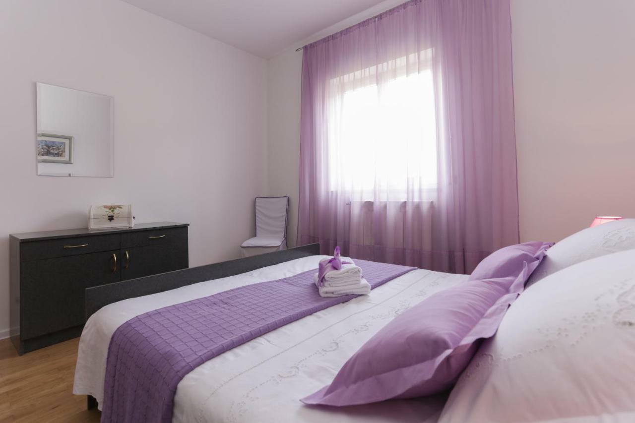 Charming Carmen Apartment Kaštela Exteriör bild